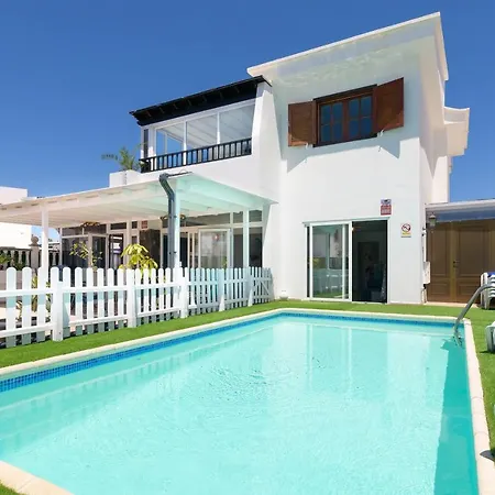 Villa Siroi, Puerto Del Carmen, Heated Pool, 10mn From The Sea